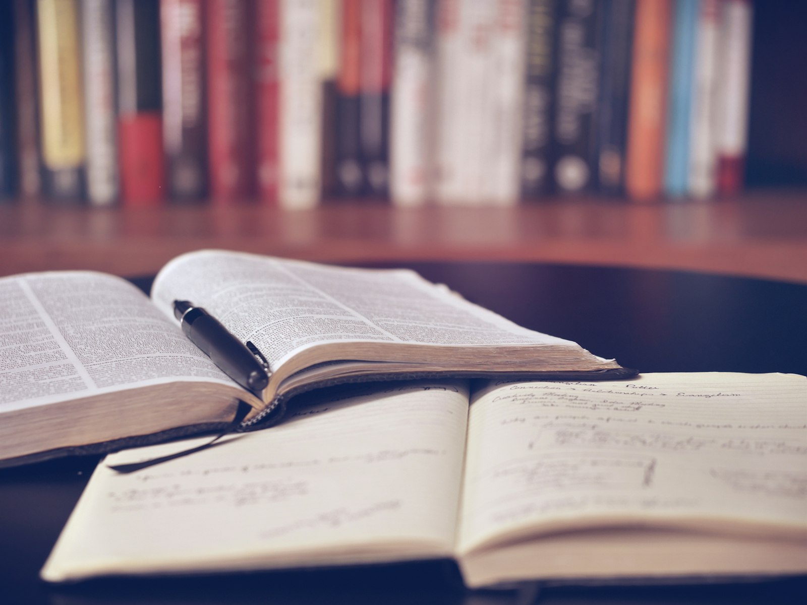 Libros y apuntes